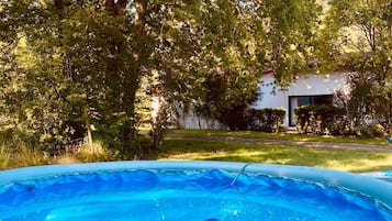 Tina de hidromasaje al aire libre