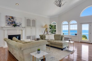 TV, fireplace - Luxurious dog-friendly bay-view home with private beach access (Blaine)