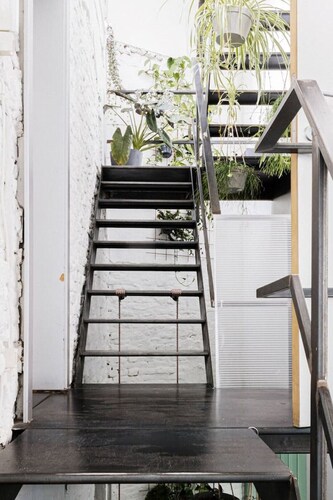 Architectural House Near City Center - 20min Walk