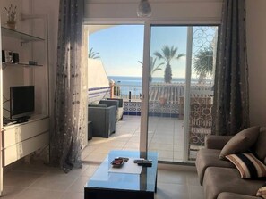 Living area - Sea View Apt Steps to Beach (Málaga)
