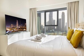 Bureau, fer et planche à repasser, Wi-Fi gratuit, draps fournis