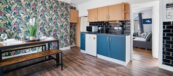 Luxury house,3 Beds Free Parking