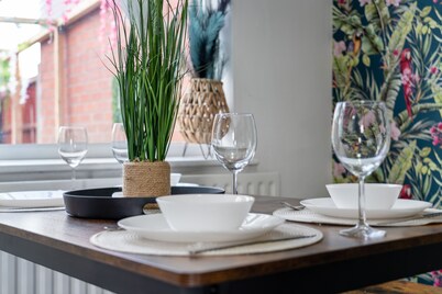 Luxury house,3 Beds Free Parking