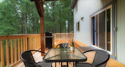 Cobb Mountain Chalet King Size Suite