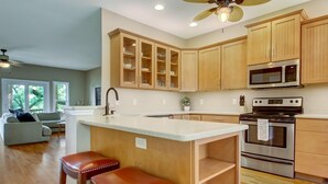 Appart'hôtel, plusieurs lits (Belle Vue Bungalow) | Cuisine privée