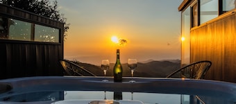 Glass Cabin in the Forest+270° view+ Hot Tub +Deck