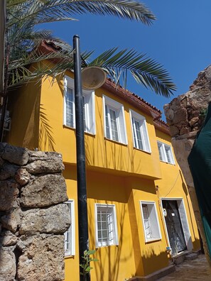 Fachada da propriedade