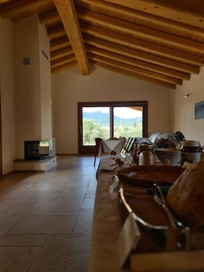 Free daily buffet breakfast  - Agriturismo Corte Degli Ulivi (Capoterra)