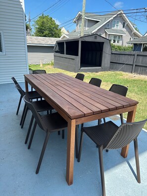 Outdoor dining