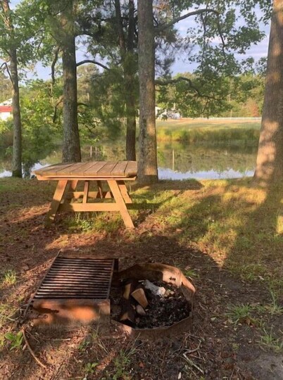 Mini Cabin 3 Near Ocean City & Assateague On catch and release fishing lake