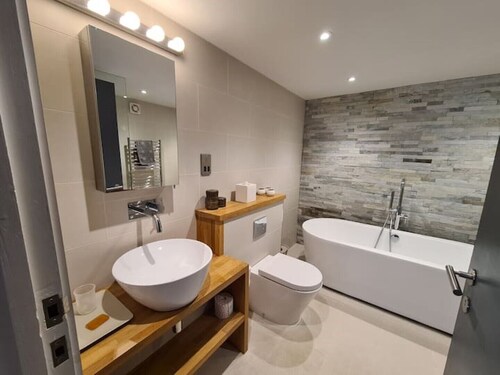 Stylish Self-contained Converted Stables