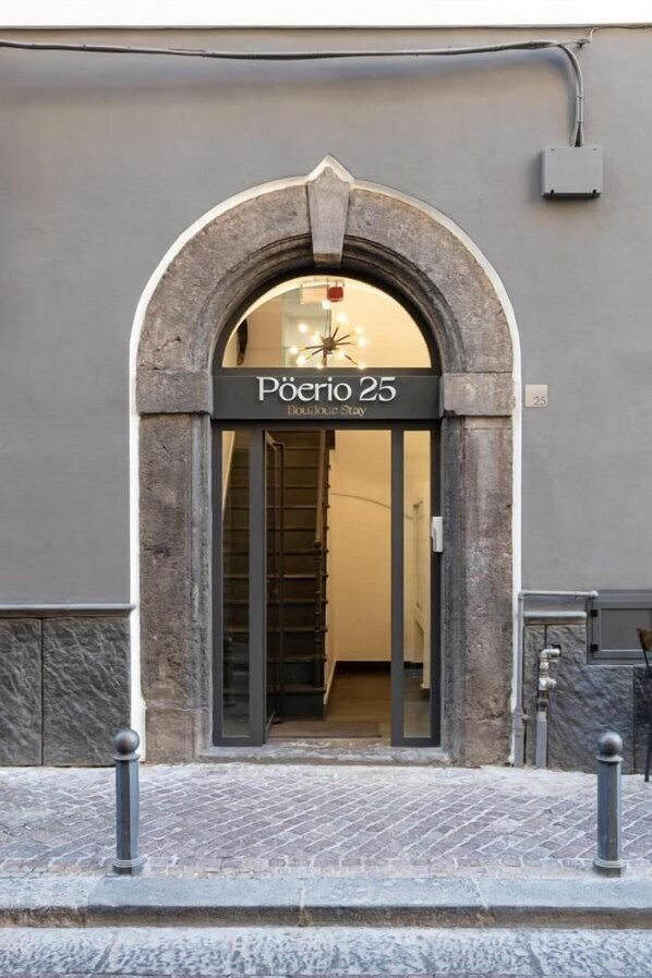 Property entrance - Poerio 25 Boutique Stay  (Naples)