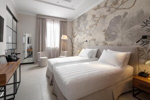 Premium bedding, down duvets, minibar, in-room safe - Poerio 25 Boutique Stay  (Naples)