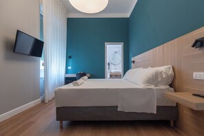 Comfort Room | Free minibar items, desk, laptop workspace, soundproofing - Nolana 28 Rooms in Naples (Naples)