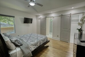 4 Schlafzimmer, Bügeleisen/Bügelbrett, WLAN, Bettwäsche