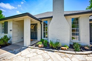 Exterior - Amazing Haus With Fire Pit! - 2 Mins to Main St! (Fredericksburg)