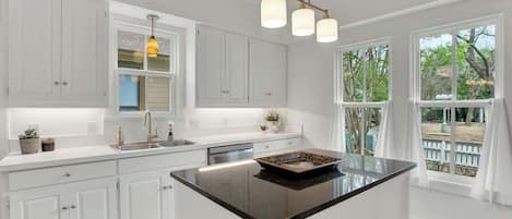 House, 2 Queen Beds, Patio (207 W Ufer St) | Private kitchen | Coffee/tea maker