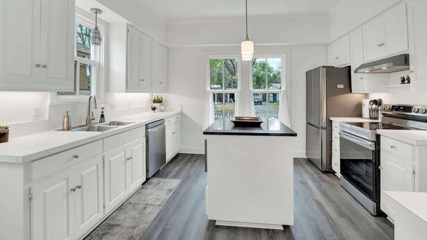 House, 2 Queen Beds, Patio (207 W Ufer St) | Private kitchen | Coffee/tea maker - Awesome Haus With Gameroom, 4blks to Center of Town! (Fredericksburg)