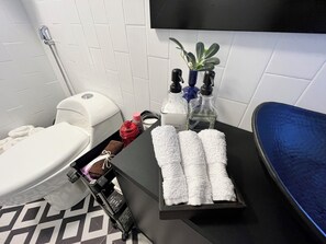 Lejlighed - 3 soveværelser - handicapvenligt - balkon | Faciliteter på badeværelset
