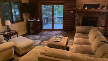 Smart TV, fireplace, DVD player, books