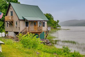 Cabin Exterior | South Bay Waterfront