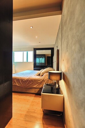 1 bedroom, in-room safe, desk, iron/ironing board