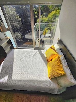 2 bedrooms, desk, free WiFi, bed sheets