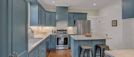 Maison, Plusieurs lits, patio, vue sur la ville (208 W Creek Street) | Cuisine privée | CafetiÚre-théiÚre, bouilloire électrique