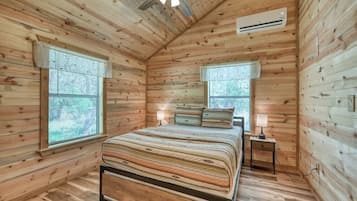 Cabin, Multiple Beds, Hot Tub (682 Old Comfort Ben) | 2 bedrooms, individually decorated, individually furnished, bed sheets
