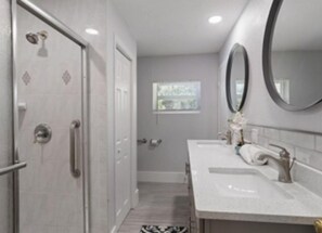 Towels, soap, shampoo, toilet paper
