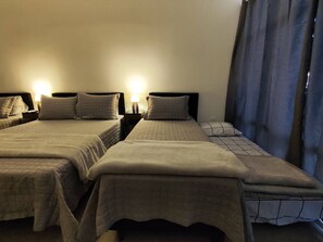 Studio | Free WiFi, bed sheets - VILLA BILAC 04 (Blumenau)