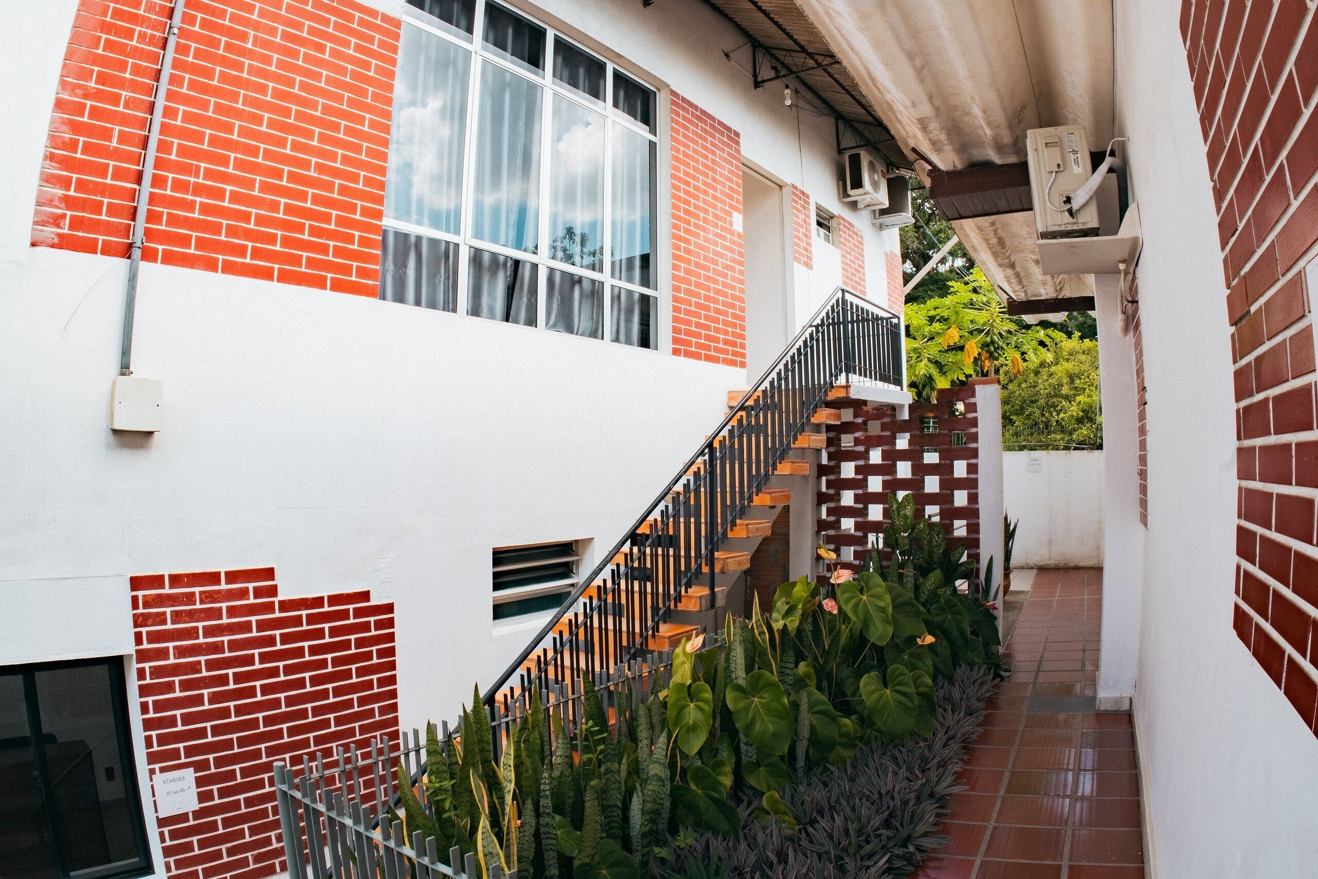 إستديو | المنطقة المحيطة بالمنشأة