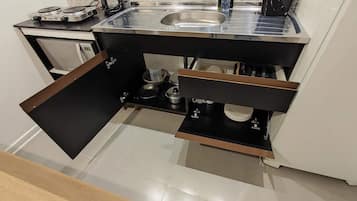 開放式客房 | 私人廚房 | 雪櫃、微波爐、廚房用具/餐具/器皿