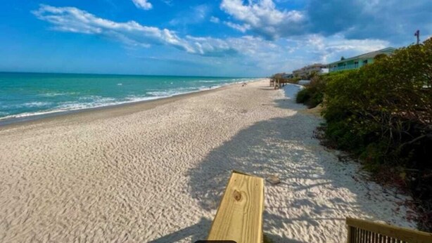 Beach - Family and pet friendly ~ Pool, gym, games! (Indian Harbour Beach)