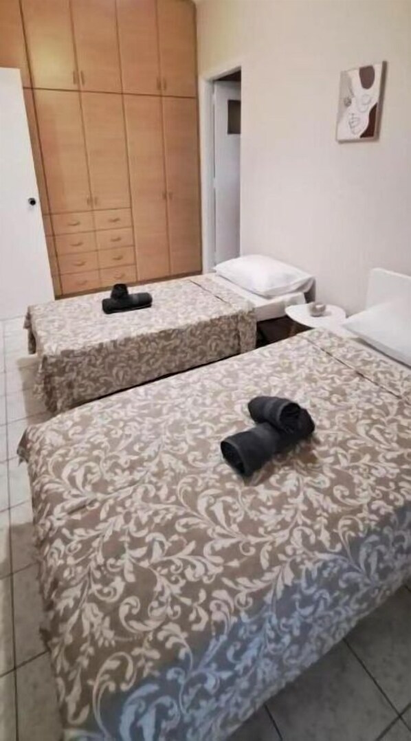 3 bedrooms, WiFi, bed sheets