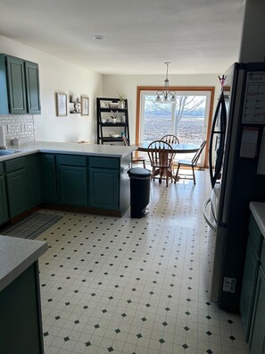 Private kitchen - EAA rental. 3 bedrooms 2 bathrooms. 7 miles form EAA. Close to hwy (Oshkosh)