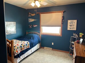 3 bedrooms, WiFi, bed sheets