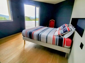 4 camere, ferro/asse da stiro, Wi-Fi gratuito, lenzuola