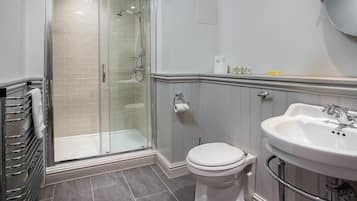 Suite familiare, bagno in camera, vista giardino | Bagno