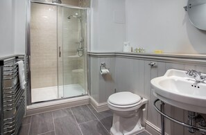 Family Suite, Ensuite, Garden View | Bathroom - Cockhaven Arms (Teignmouth)