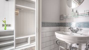 Deluxe Double Room, Ensuite | Bathroom