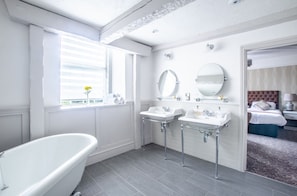 Suite Confort, salle de bains attenante | Salle de bain