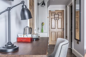 Deluxe Double Room, Ensuite | Desk, free WiFi - Cockhaven Arms (Teignmouth)