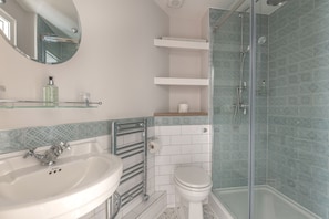 Deluxe-Doppelzimmer, mit Bad | Badezimmer