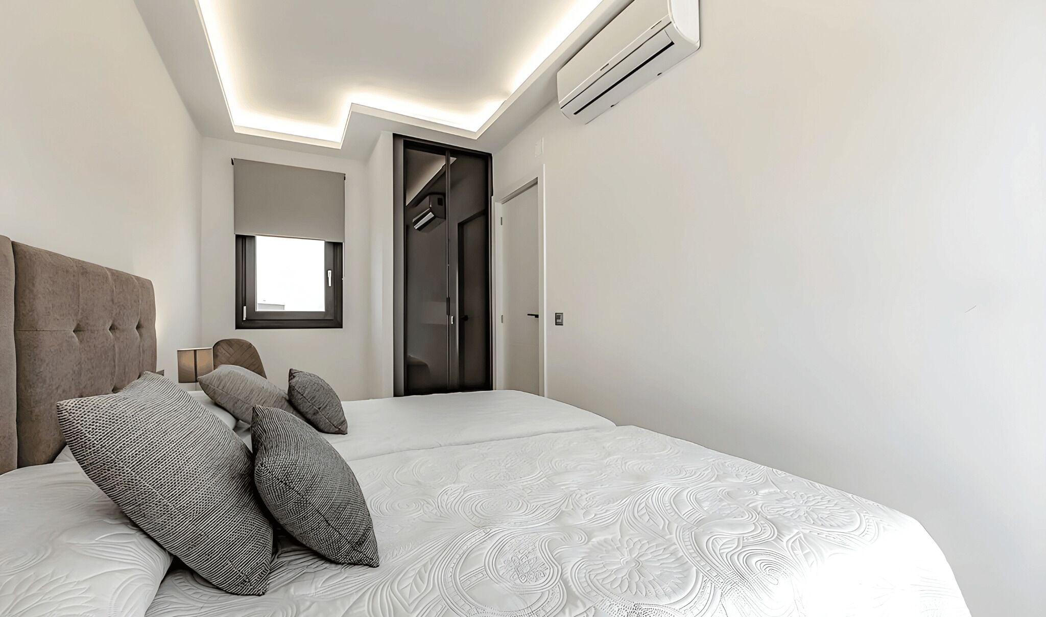 Superior Apartment | 2 bedrooms, desk, iron/ironing board, free WiFi