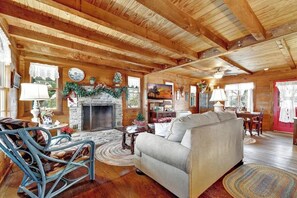 House, Multiple Beds, Patio (12564 FM 2093) | Living area - Das Liebe Haus- Peaceful-12 mi to Downtown Fred (Fredericksburg)