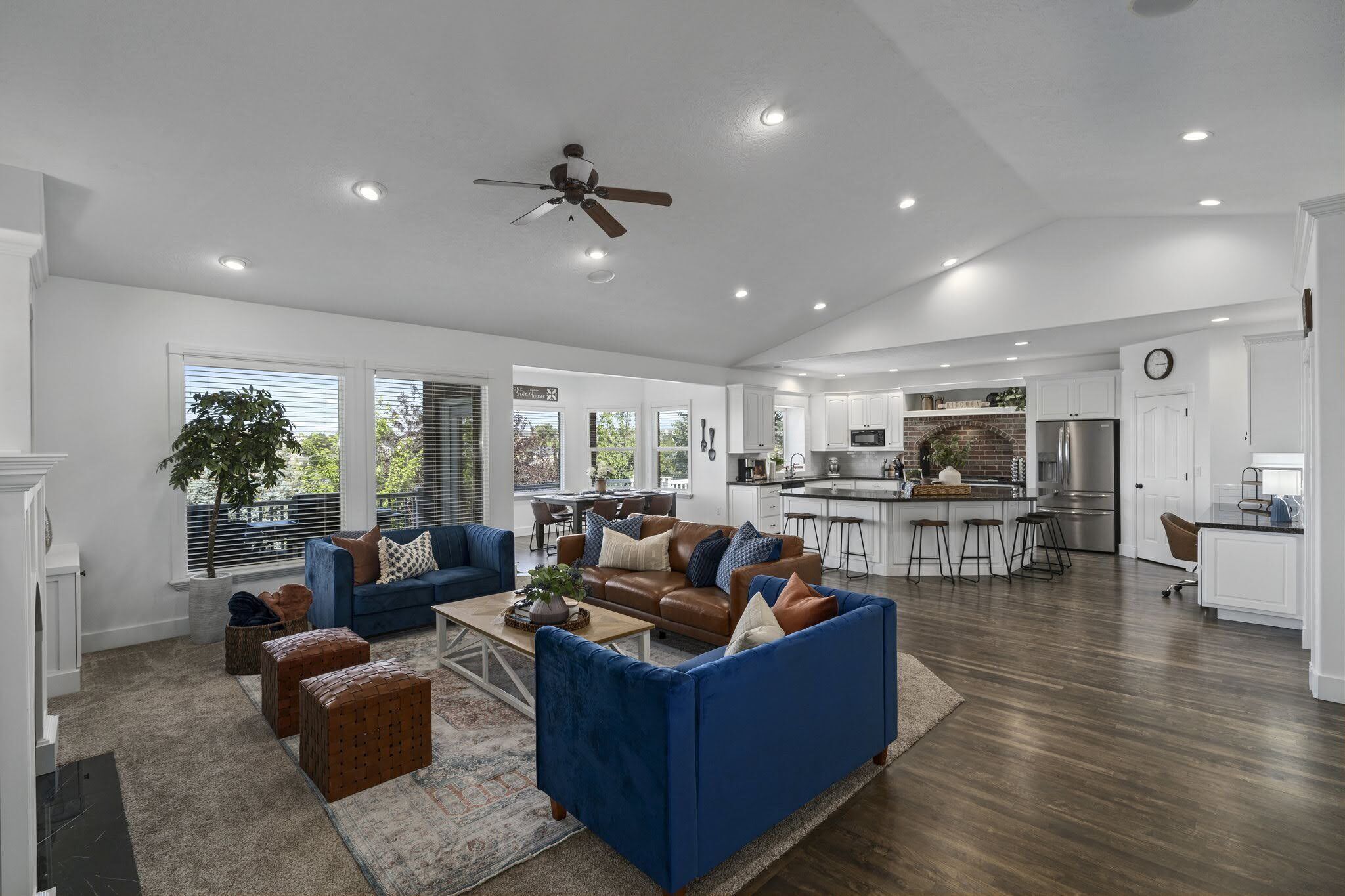 Smart TV, fireplace, video games