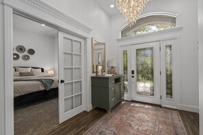 6 Schlafzimmer, Bügeleisen/Bügelbrett, Reisekinderbett, WLAN