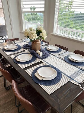 Dining - Luxury - 6000sqft- Sleeps 22+ Basketball, Billiards, Theater, Game, PrincessRoom (Layton)