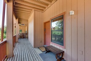 Terrace/patio - Angel Fire Studio w/ Fireplace, Walk to Resort! (Angel Fire)